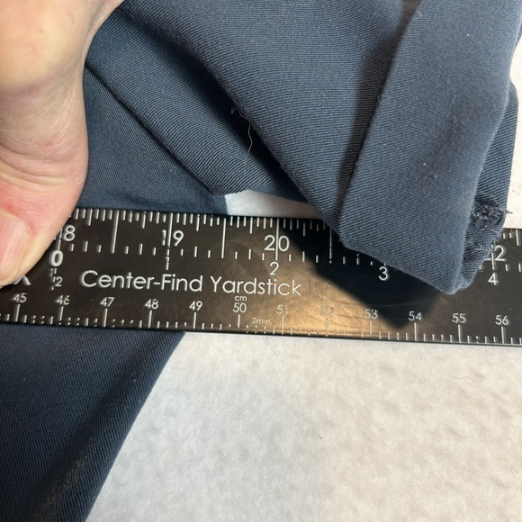 FIGS Scrub Top Woman Medium V Neck 2 Front To Side Pockets 1 Zip Pocket Teal EUC - Picture 6 of 9